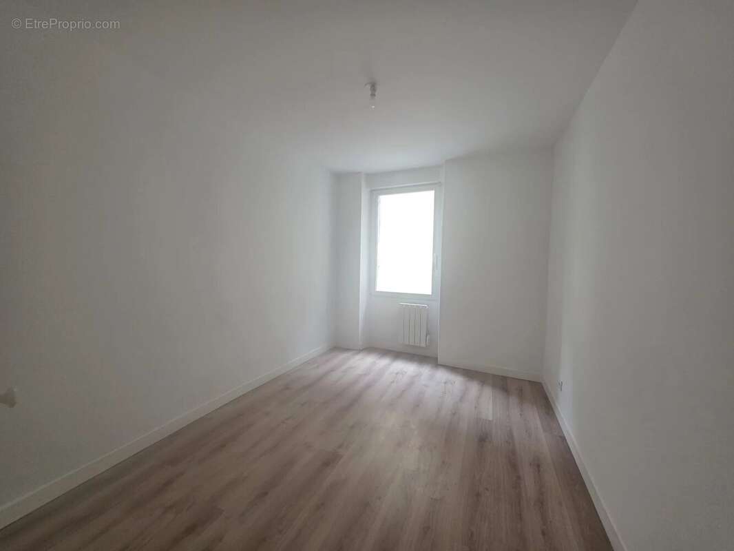 Appartement à LE TEIL