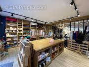 Commerce à MEXIMIEUX