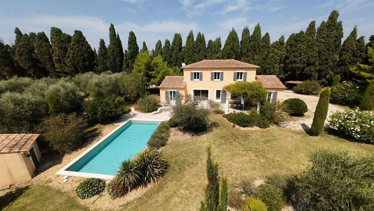Maison à MAILLANE