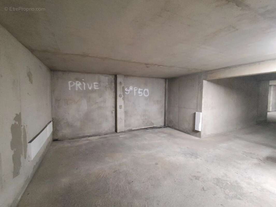 Parking à NIMES