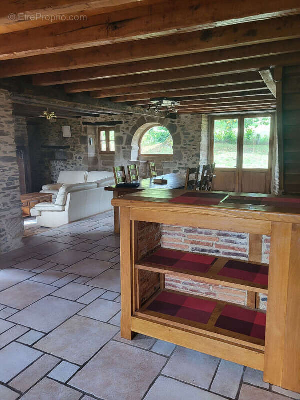 Maison à LACAPELLE-MARIVAL