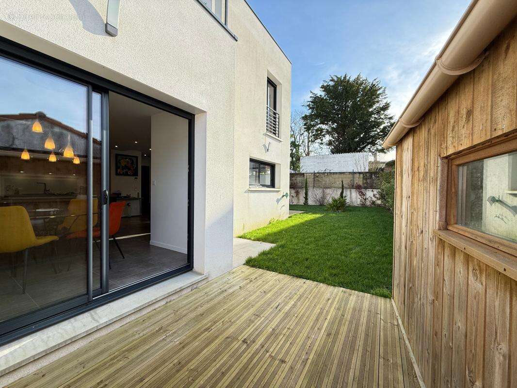 Maison à VAUX-SUR-MER