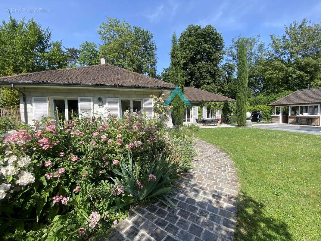 Maison à L'ETANG-LA-VILLE