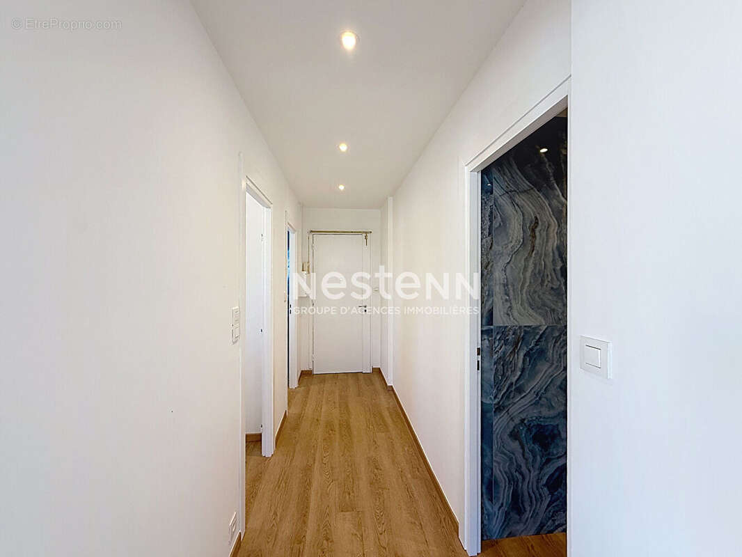 Appartement à VALLAURIS