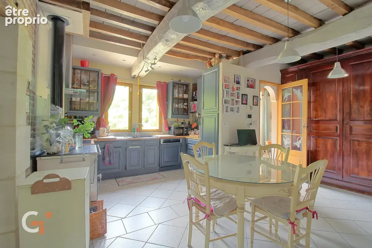 L’Histoire au pas de votre porte : Demeure de caractère de 157 m² dans son parc de 6 334 m² - photo 7