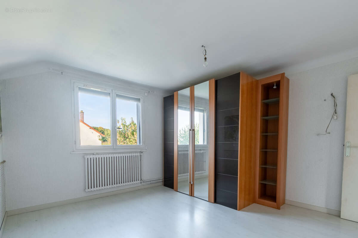 Maison à VILLENEUVE-LE-ROI