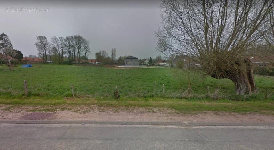 Terrain à NEUVILLE-SAINT-VAAST