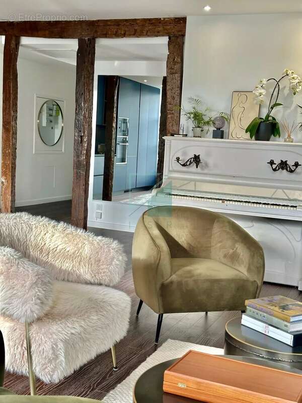 Appartement à PARIS-3E