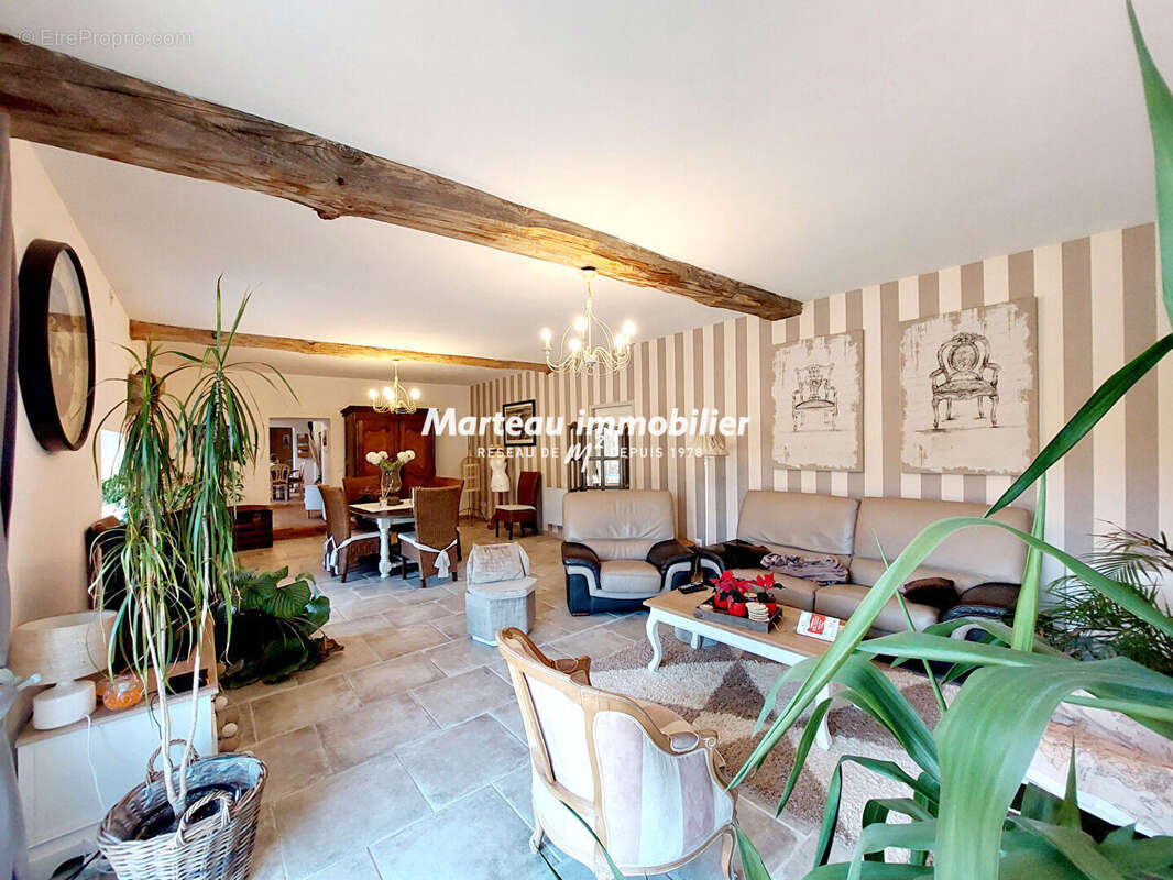 Maison à YVRE-L'EVEQUE