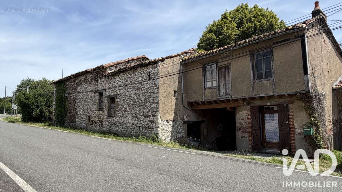 Maison 74 m² à Asprieres  - photo 2