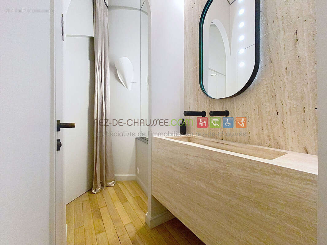 Commerce à PARIS-16E