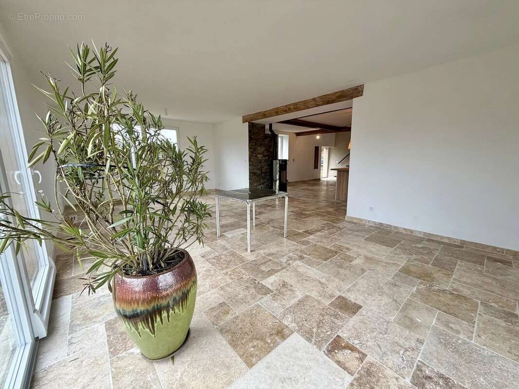 Maison à DUN-LES-PLACES