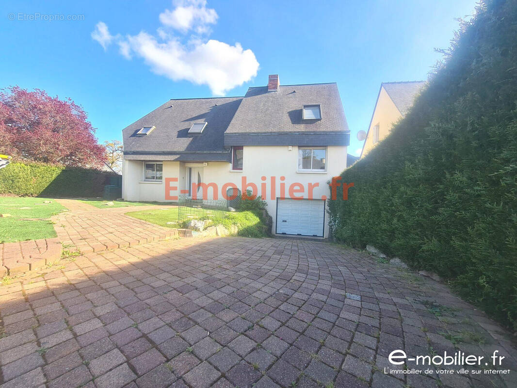 Maison à CHARTRES-DE-BRETAGNE