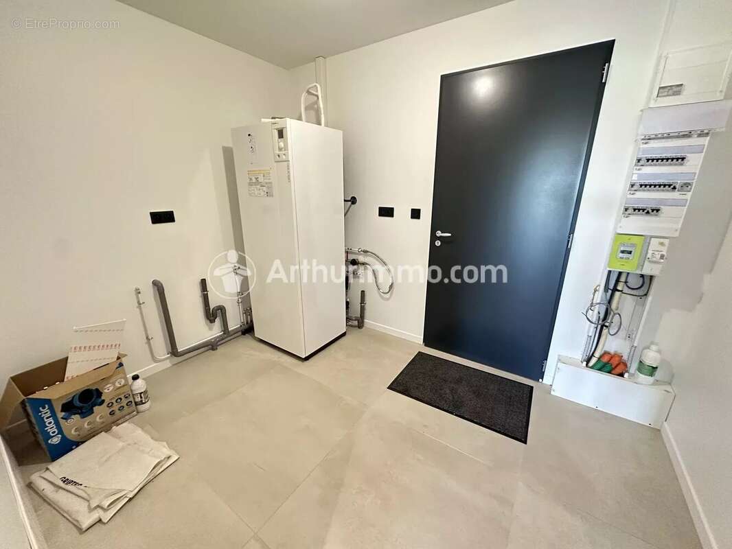 Maison à LEGUILLAC-DE-L'AUCHE