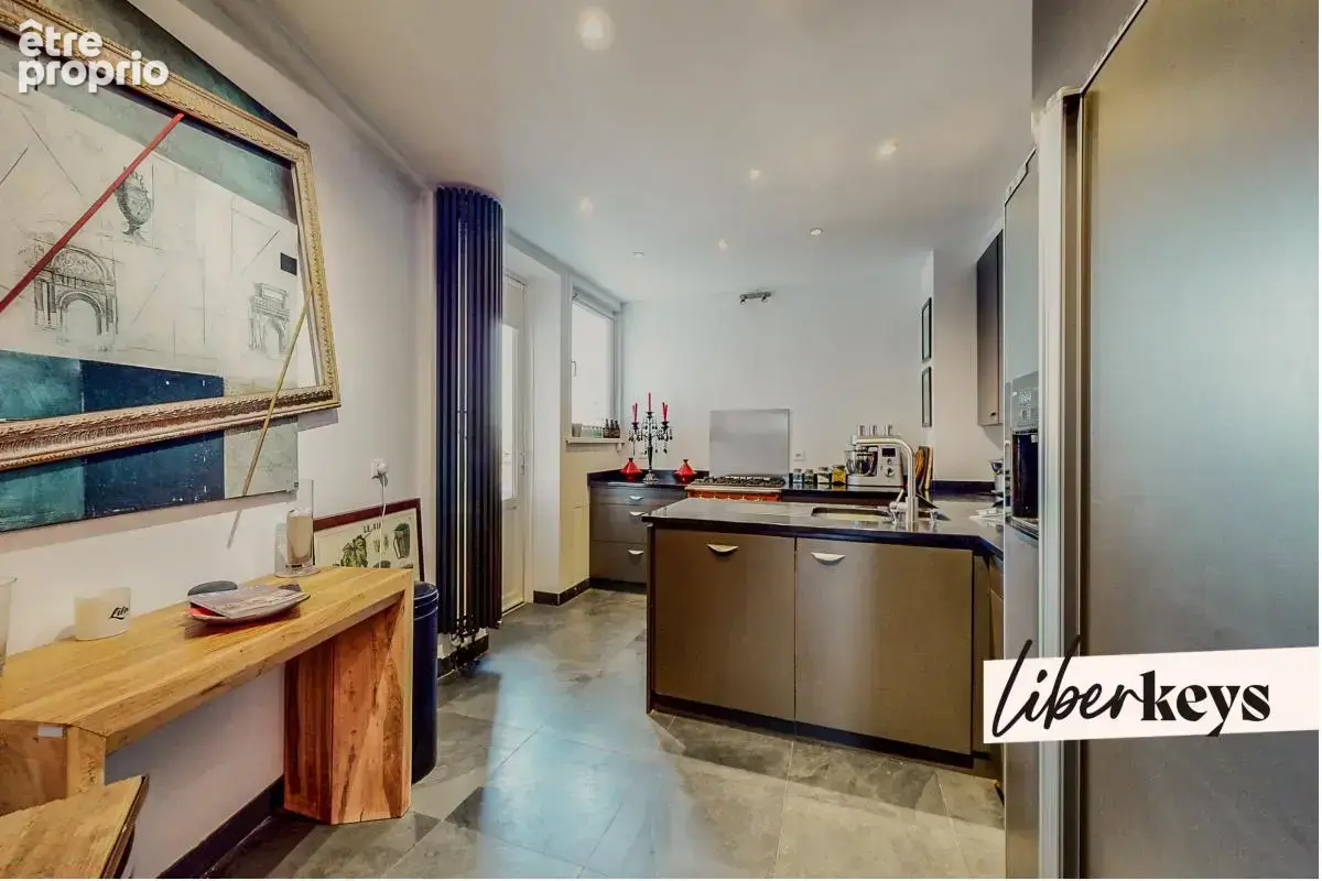 Appartement 4/5 pièces de 166 m² - parking - cave privative - balcon - photo 4