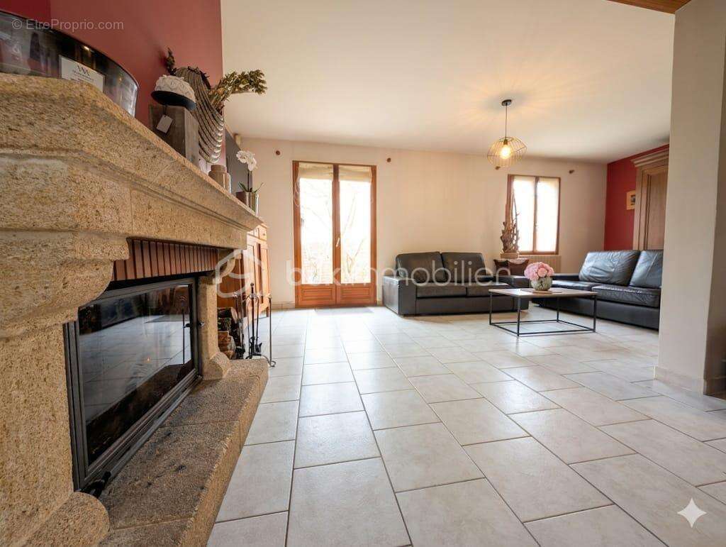 Maison à SAINT-GRATIEN