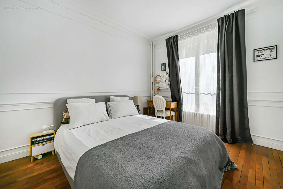 Appartement à PARIS-14E