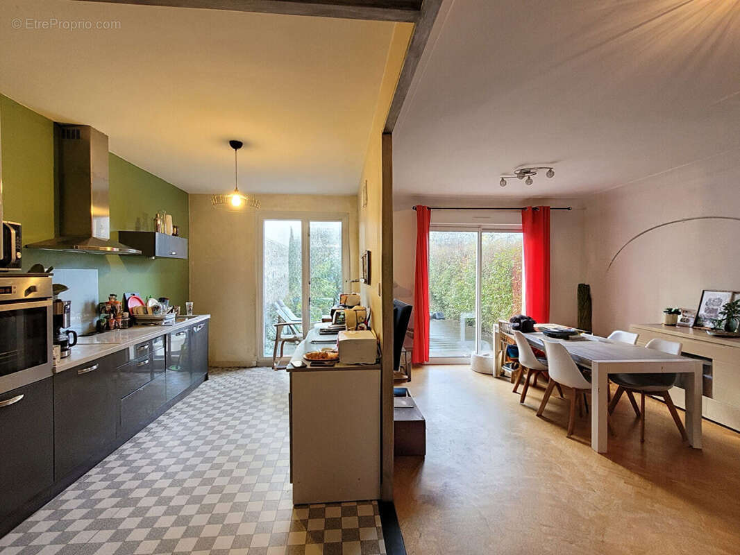 Maison à ESPALY-SAINT-MARCEL