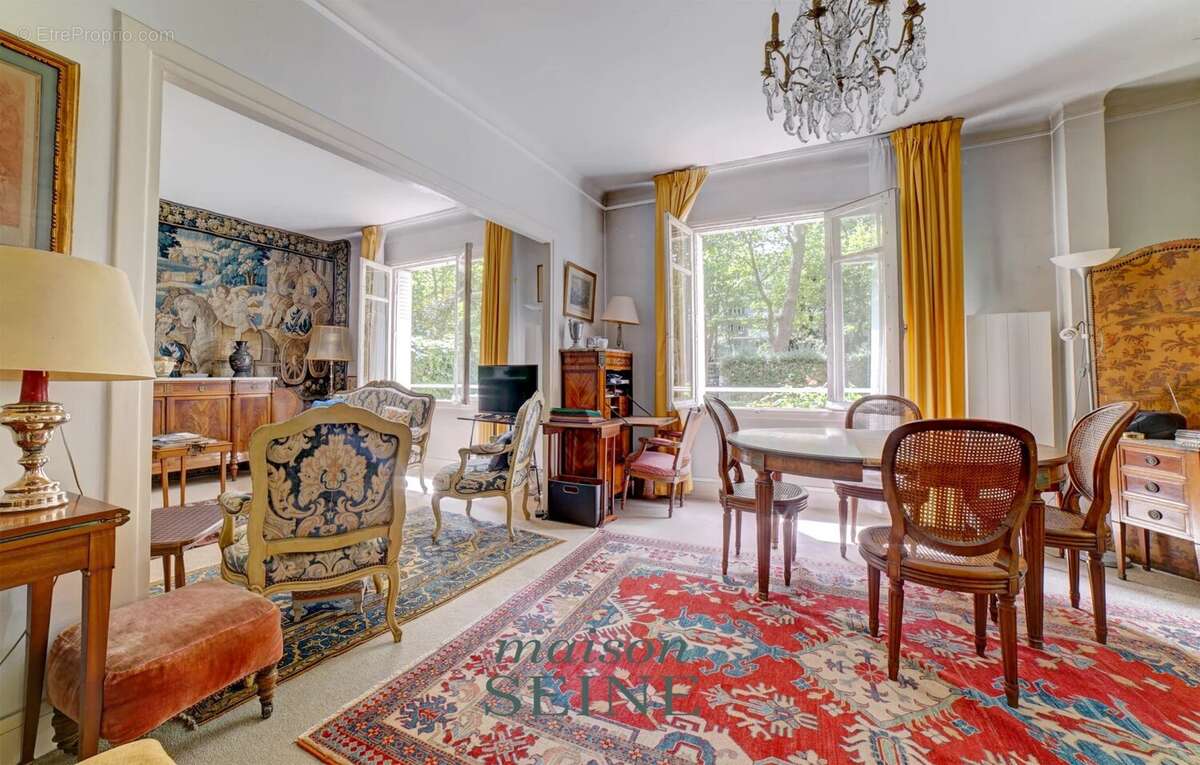 Appartement à NEUILLY-SUR-SEINE