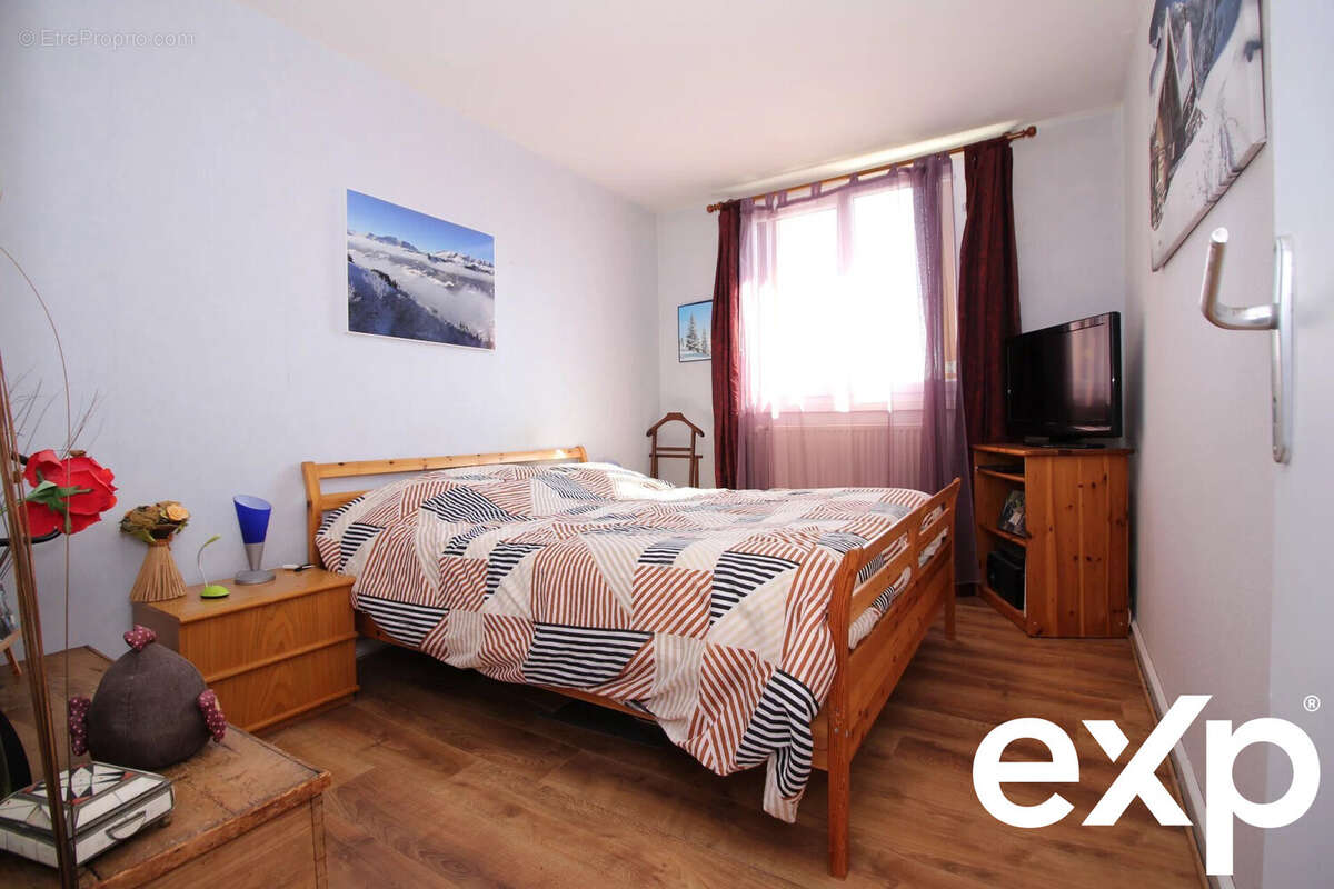 Appartement à NEAUPHLE-LE-CHATEAU