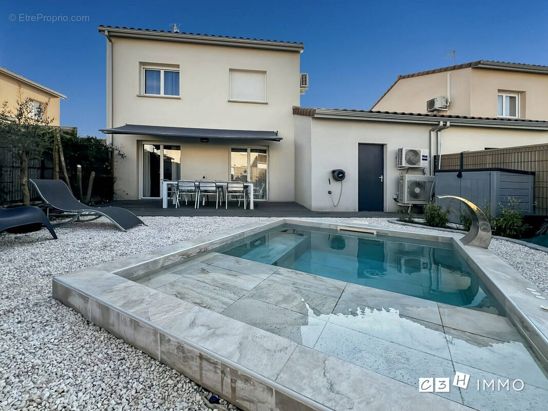 Maison à LAVERNOSE-LACASSE