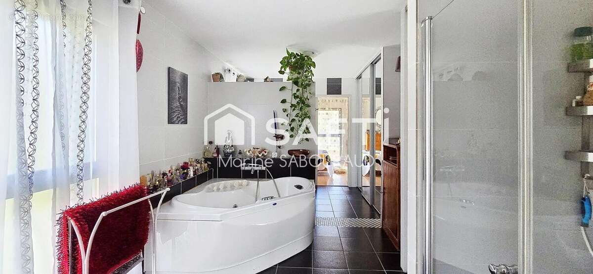 Photo 9 - Maison à REGUSSE