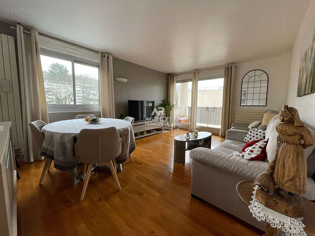 Appartement à CHAVILLE