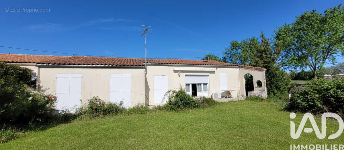 Photo 3 - Maison à SAINT-JEAN-D'ANGELY