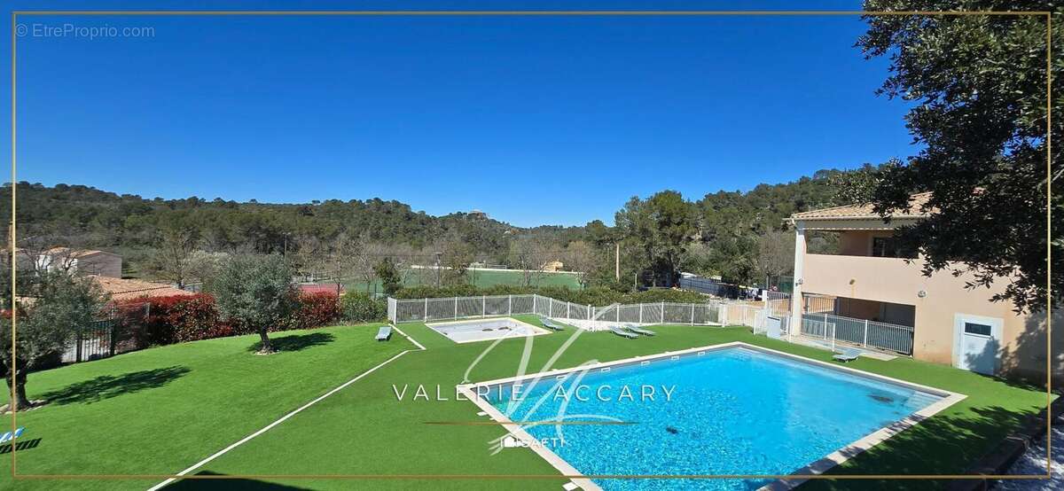 Terrain 293 m² à Rocbaron  - photo 4