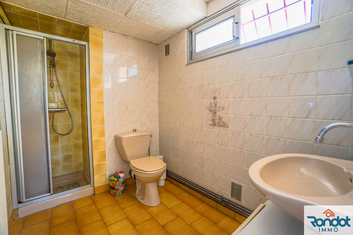 Maison 9 pieces / 5 chambres / environ 166m2 / parcelle 897m2 - photo 13