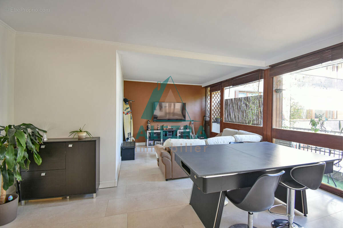 Appartement à LA CELLE-SAINT-CLOUD