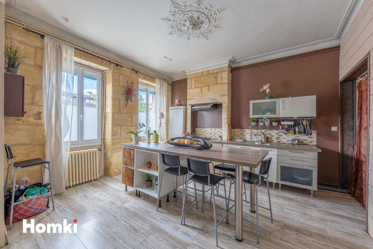 Maison à CARBON-BLANC