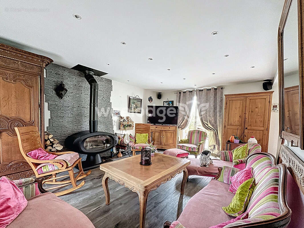 Maison à NEUVILLE-SUR-OISE