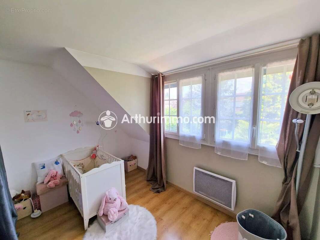 Maison à SAVIGNY-LE-TEMPLE