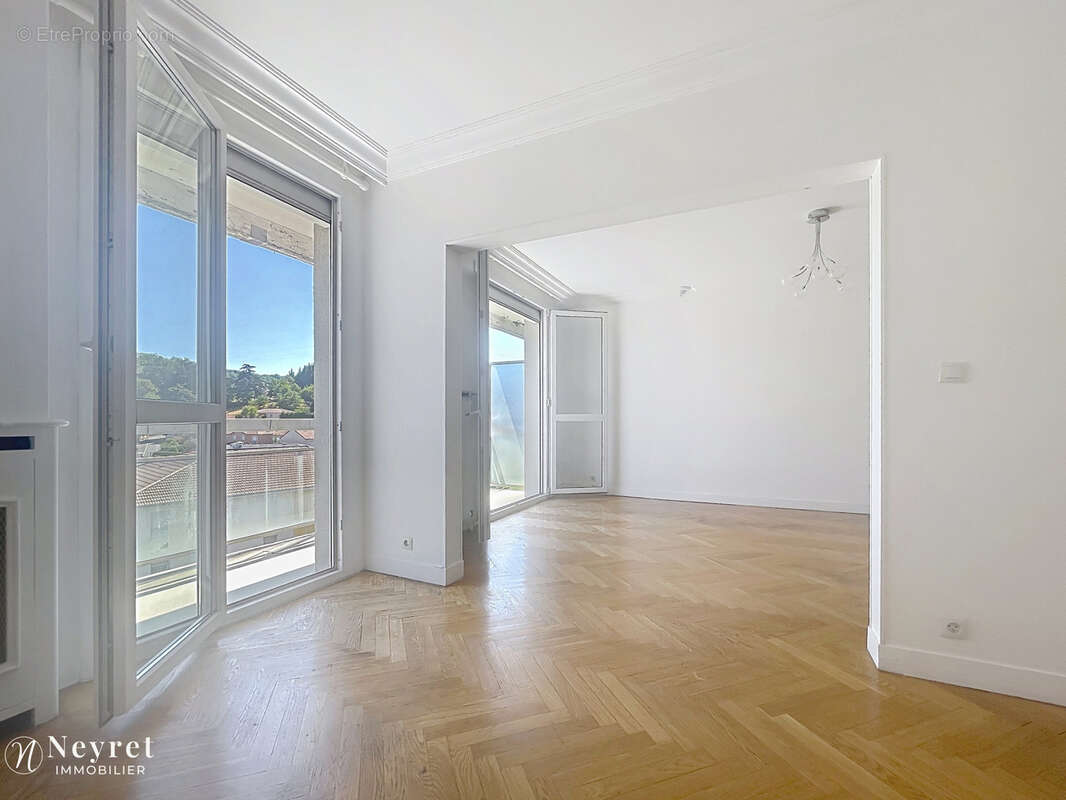 Appartement à SAINT-ETIENNE