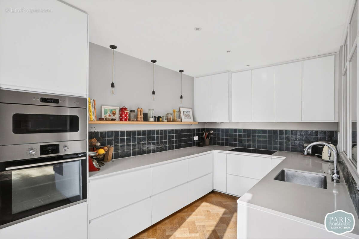 Appartement à PARIS-17E