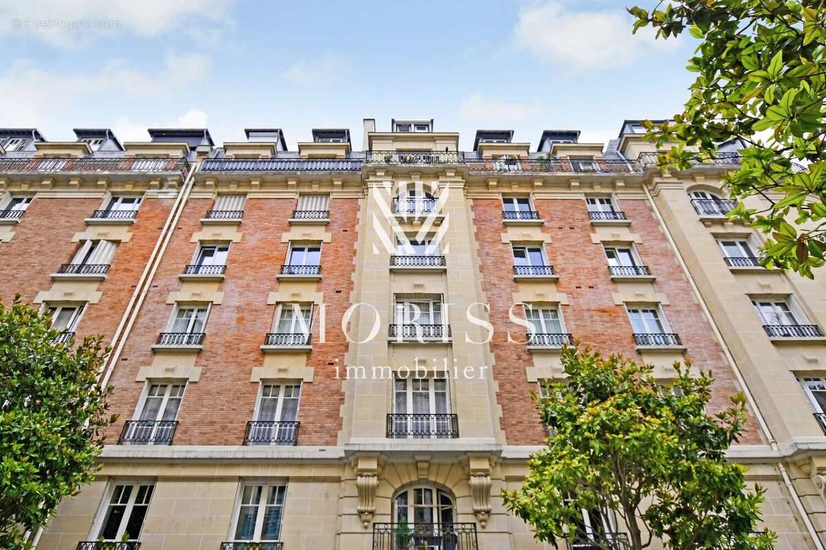 Appartement à NEUILLY-SUR-SEINE