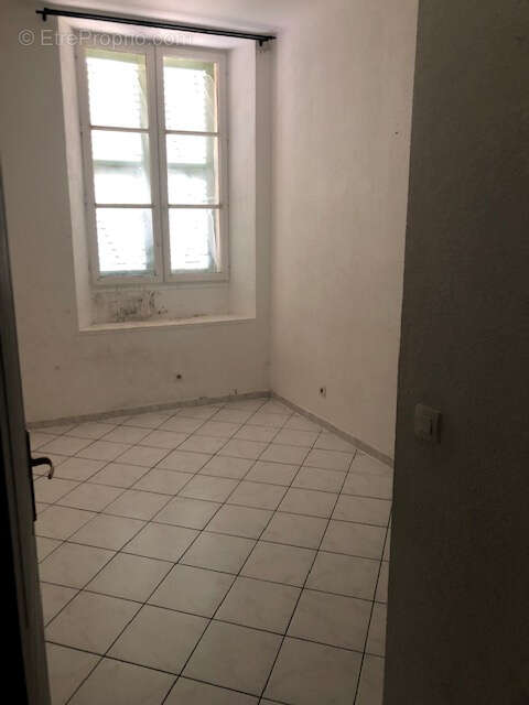 Appartement à MARSEILLE-1E