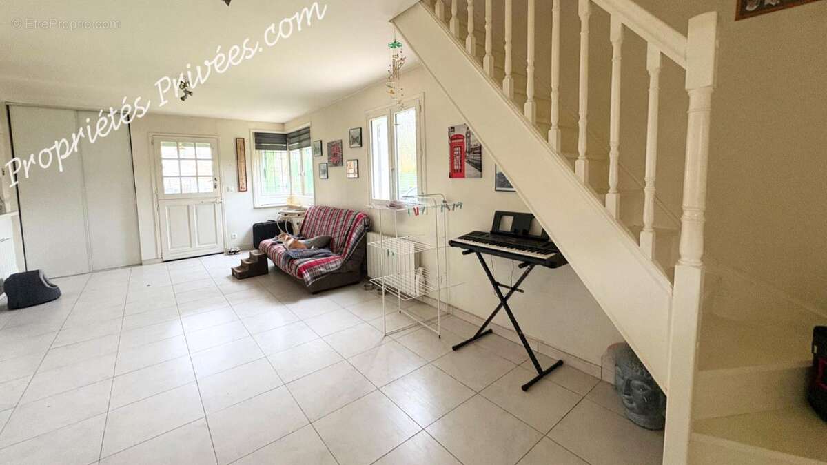 Maison Monthou Sur Bievre 10 pièce(s) 135 m2 - photo 7