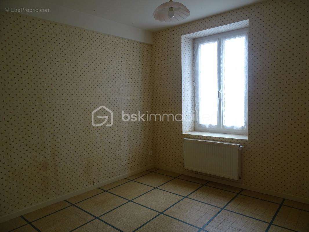 Maison à AUTRY-LE-CHATEL