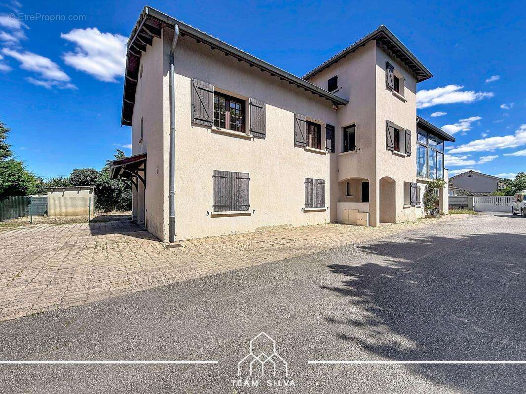 Maison 220 m² à Ternay  - photo 17
