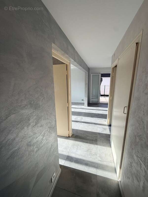 Appartement T2 à vendre VETRAZ MONTHOUX (74) - photo 5