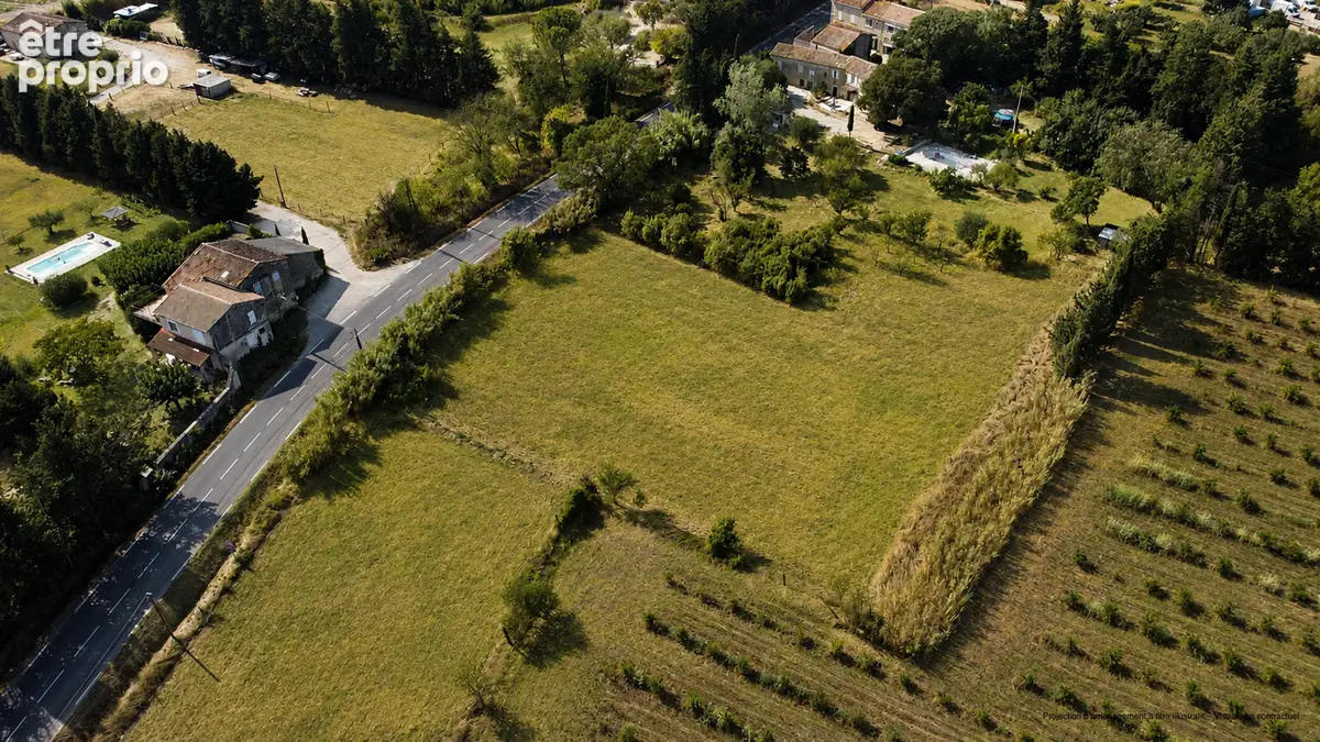 Montfrin , mas en pierre du XVIIIe siècle à rénover, grands volumes et vaste terrain - photo 3