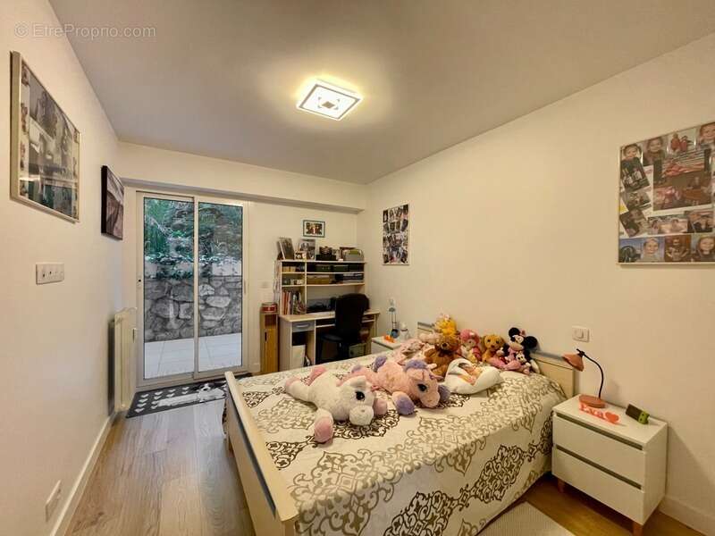 Appartement en rez-de-jardin, au calme, rénové - photo 9