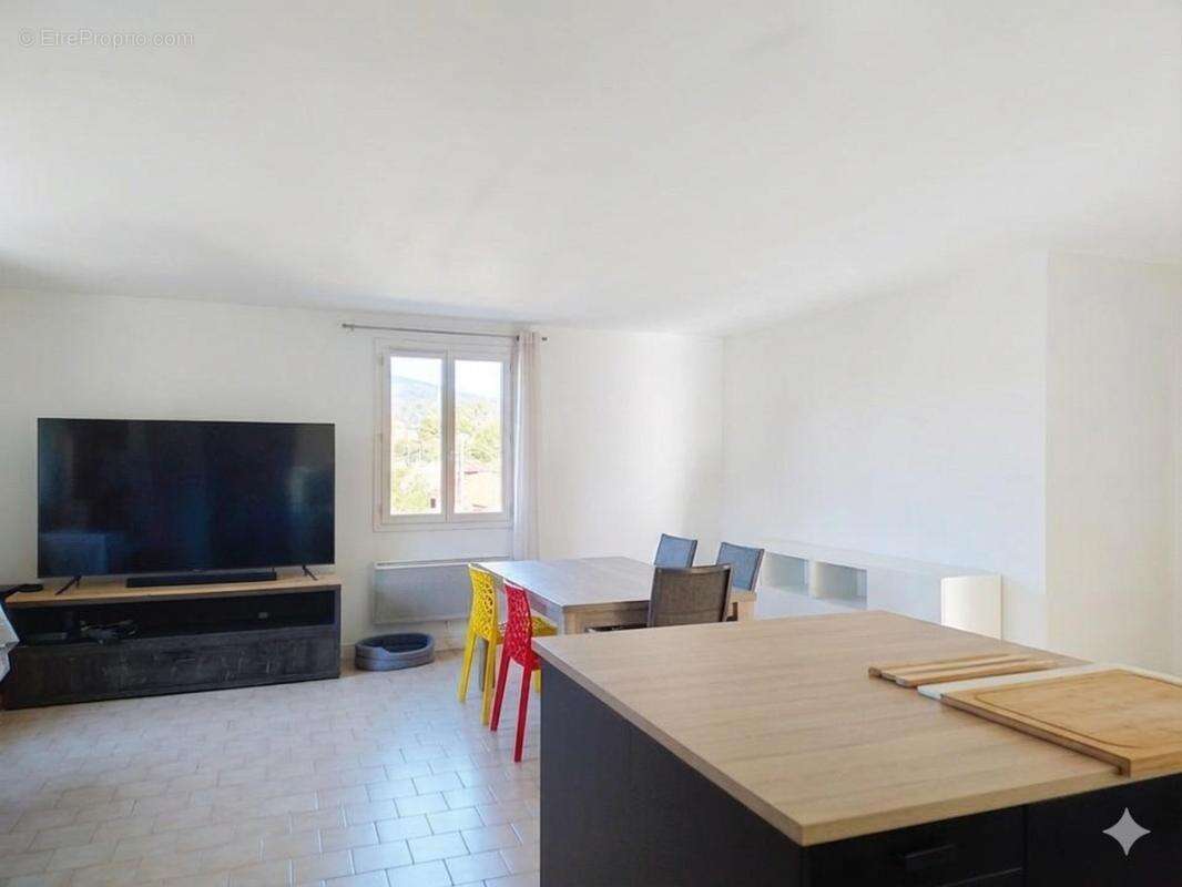 Maison à SAINT-MAXIMIN-LA-SAINTE-BAUME