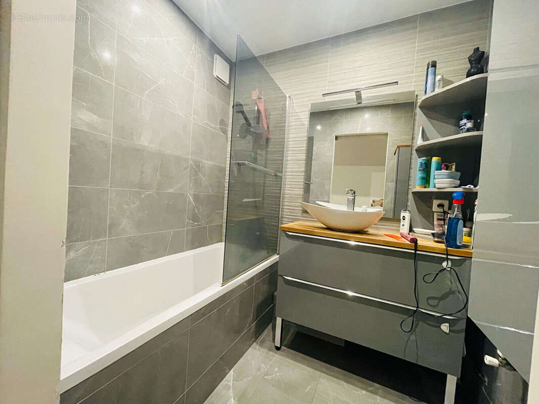 Appartement à SARTROUVILLE