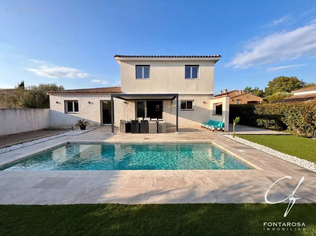 Maison à PUGET-SUR-ARGENS