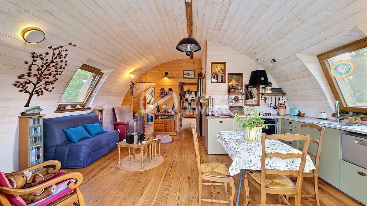 Maison 60 m² à Chambonas  - photo 8