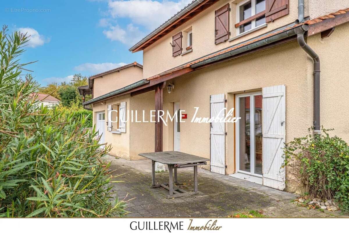 Maison à JASSANS-RIOTTIER