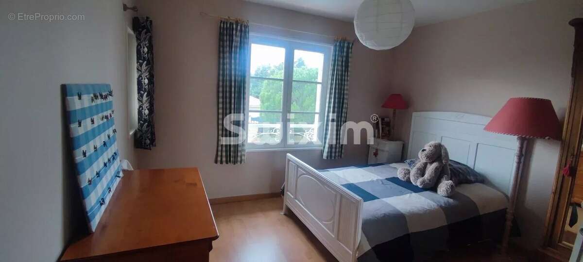 Maison à SAINT-CYR-SUR-LE-RHONE